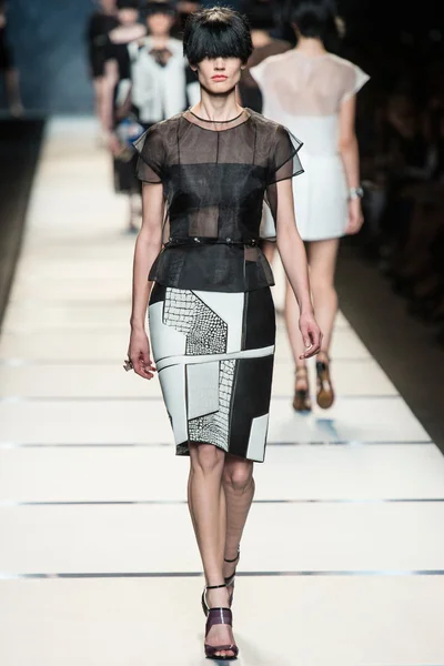 Look 27